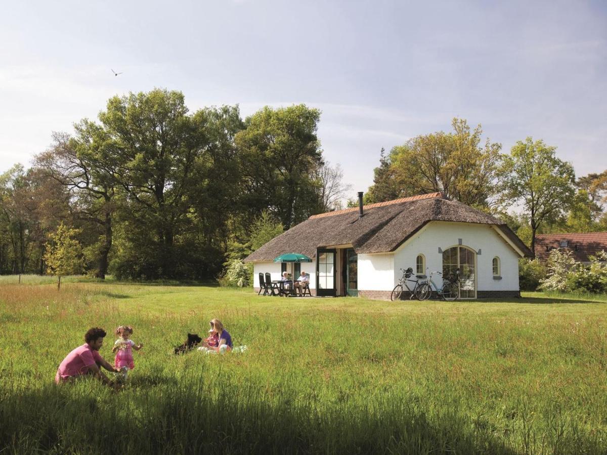 Luxury 4-Person Bungalow In The Holiday Park Landal Twenhaarsveld Holten Bagian luar foto